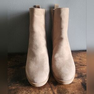 NWOT Women's Tan Ankle Boots Size 6